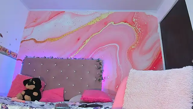 Snapshot of Daisy__rose chatting on February 2025 05:12:01 PM Daisy rose online show from February 2025 05:12:01 PM