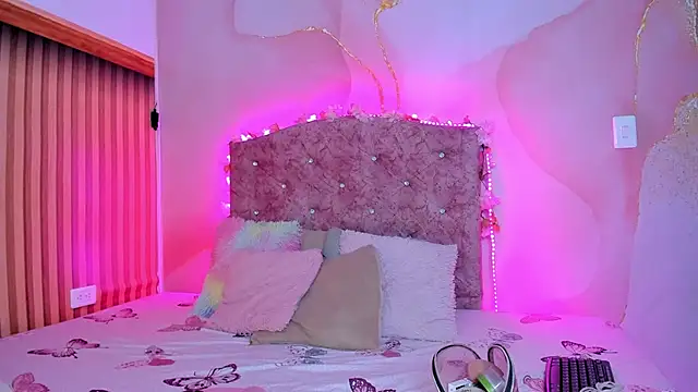 Snapshot of Daisy__rose chatting on March 2025 03:23:02 AM Daisy rose online show from March 2025 03:23:02 AM