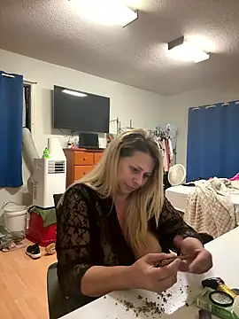 Hotslut187 online show from January 2026 03:10:02 AM