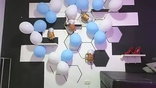 alondrabigtits online show from October 2025 12:12:02 PM