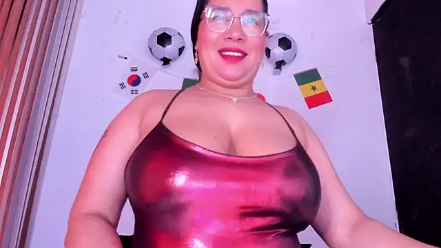 Snapshot of alondrabigtits chatting on June 2026 12:08:01 PM alondrabigtits online show from June 2026 12:08:01 PM