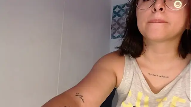 Snapshot of Aria_smith01 chatting on October 2025 01:41:02 PM Aria smith01 online show from October 2025 01:41:02 PM