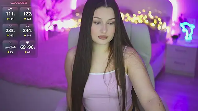 OneLaya online show from October 2025 07:00:01 PM