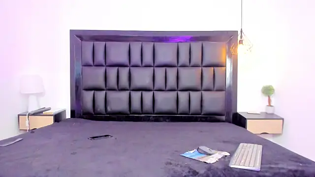 Snapshot of MIA_SOPHIA1 chatting on September 2025 04:34:02 AM MIA SOPHIA1 online show from September 2025 04:34:02 AM