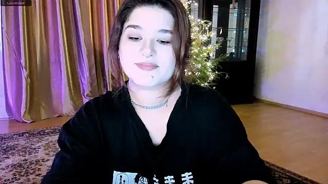 Snapshot of July_Slowdive chatting on January 2025 11:42:02 AM July Slowdive online show from January 2025 11:42:02 AM