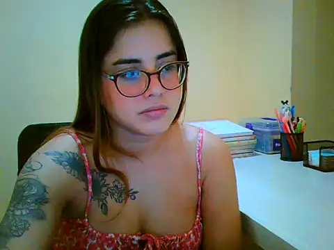 maliamiller online show from November 2025 09:06:01 PM