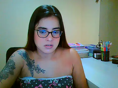 maliamiller online show from March 2026 10:49:02 PM