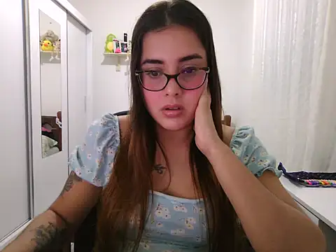 Snapshot of maliamiller chatting on June 2026 06:52:02 AM maliamiller online show from June 2026 06:52:02 AM