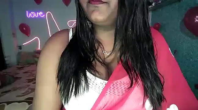 expression queen online show from February 2025 02:37:01 PM