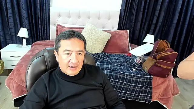 Snapshot of Sam_and_molly_ chatting on January 2025 07:18:01 PM Sam and molly online show from January 2025 07:18:01 PM