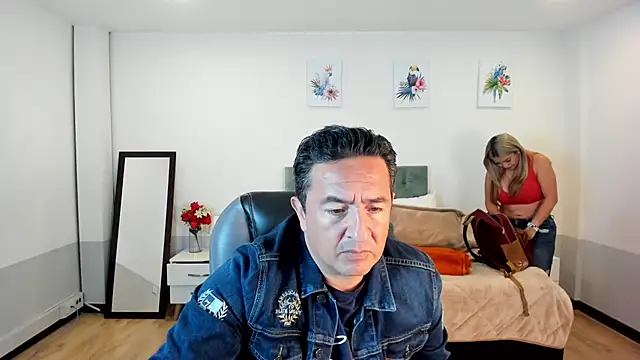 Snapshot of Sam_and_molly_ chatting on January 2025 07:49:02 PM Sam and molly online show from January 2025 07:49:02 PM