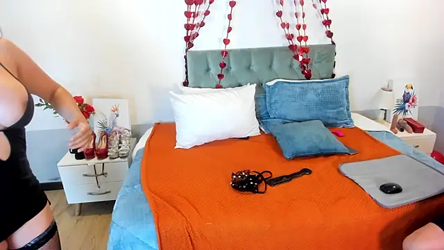 Snapshot of Sam_and_molly_ chatting on February 2025 10:42:01 PM Sam and molly online show from February 2025 10:42:01 PM