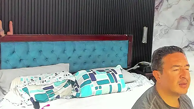 Snapshot of Sam_and_molly_ chatting on October 2025 08:06:02 PM Sam and molly online show from October 2025 08:06:02 PM