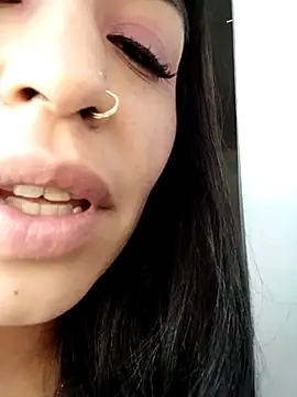 Aisha 09 online show from May 2026 01:38:02 PM
