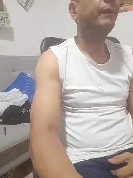 latinmartin73 online show from December 2025 02:15:01 PM