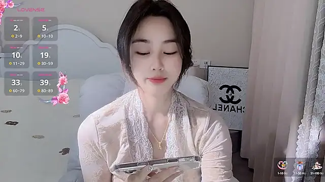 Caitlyn   online show from February 2025 11:23:02 AM