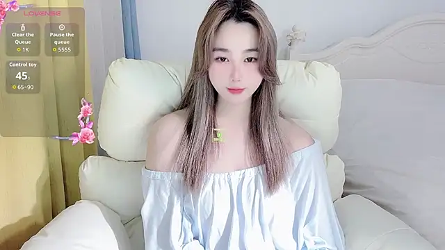 Caitlyn   online show from April 2026 01:44:01 PM