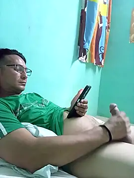 Andresguz35 online show from March 2026 04:06:02 AM