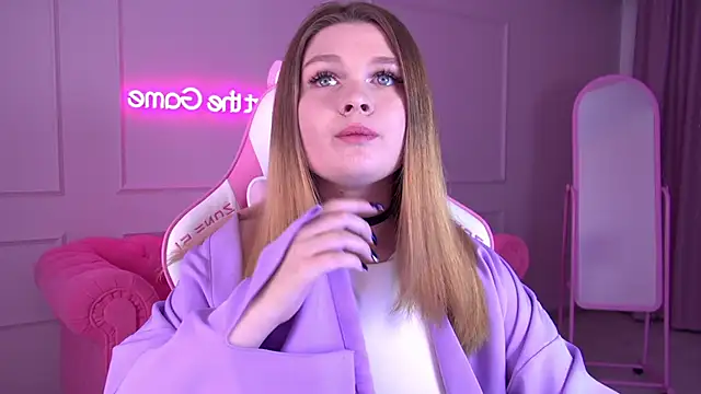 Snapshot of CrystalLyons chatting on January 2025 12:37:02 PM CrystalLyons online show from January 2025 12:37:02 PM