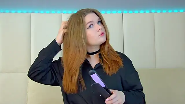 Snapshot of CrystalLyons chatting on March 2025 06:16:02 AM CrystalLyons online show from March 2025 06:16:02 AM