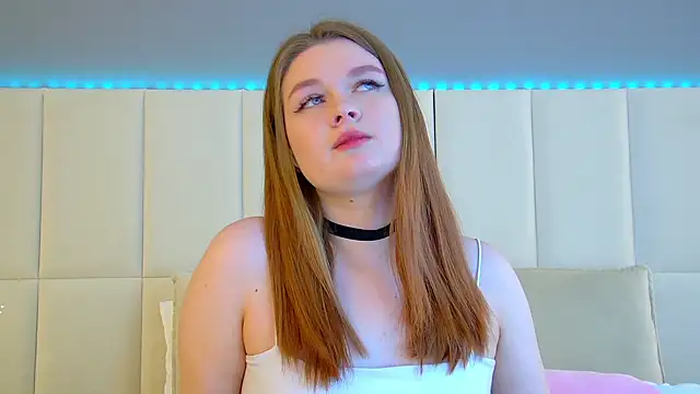 Snapshot of CrystalLyons chatting on March 2025 09:31:02 AM CrystalLyons online show from March 2025 09:31:02 AM