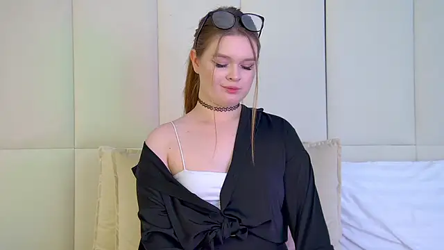 Snapshot of CrystalLyons chatting on March 2025 01:06:02 PM CrystalLyons online show from March 2025 01:06:02 PM