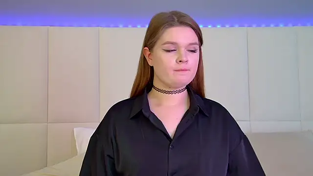 Snapshot of CrystalLyons chatting on March 2025 04:09:02 PM CrystalLyons online show from March 2025 04:09:02 PM