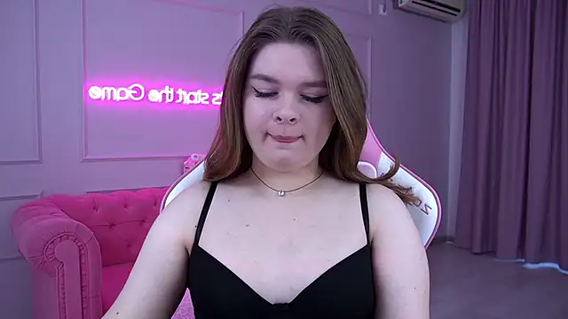 Snapshot of CrystalLyons chatting on March 2025 06:06:02 AM CrystalLyons online show from March 2025 06:06:02 AM