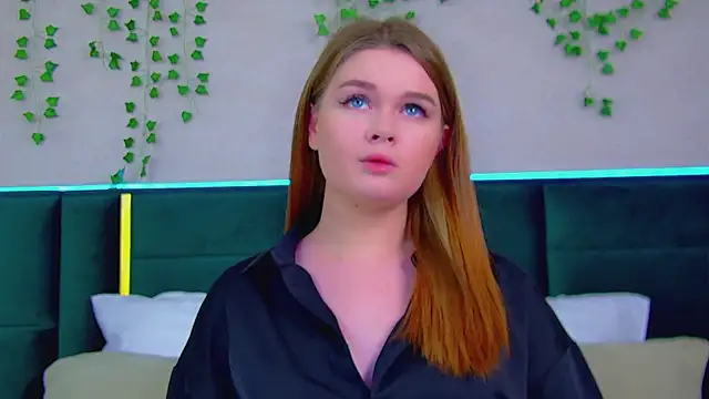 Snapshot of CrystalLyons chatting on March 2025 03:07:02 PM CrystalLyons online show from March 2025 03:07:02 PM