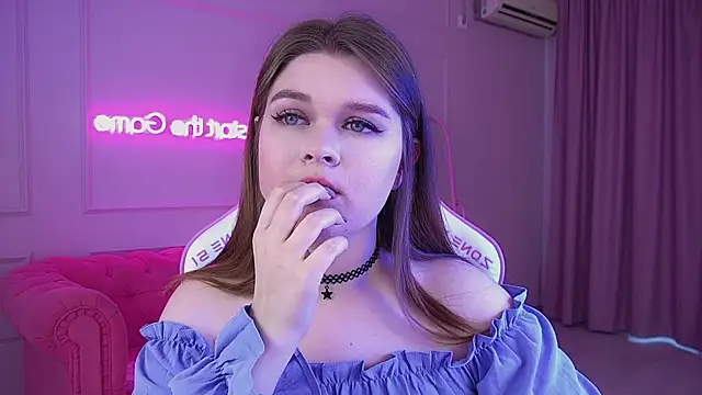 Snapshot of CrystalLyons chatting on March 2025 12:34:02 PM CrystalLyons online show from March 2025 12:34:02 PM