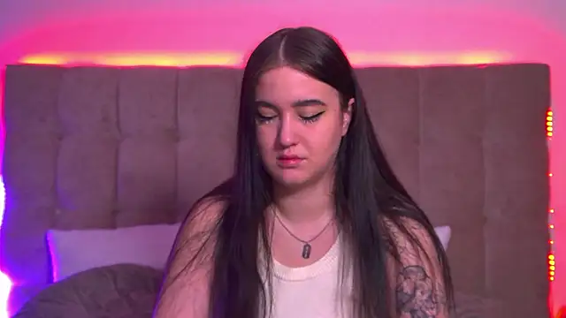 ChristinaMilton online show from January 2025 04:36:02 AM