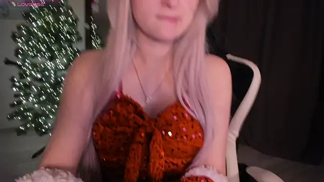 Snapshot of Lana_Younes chatting on December 2024 08:07:02 AM Lana Younes online show from December 2024 08:07:02 AM