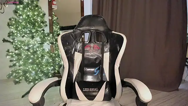 Snapshot of Lana_Younes chatting on December 2024 09:28:02 AM Lana Younes online show from December 2024 09:28:02 AM