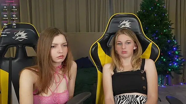 Snapshot of Michelle_054 chatting on December 2024 04:09:01 PM Michelle 054 online show from December 2024 04:09:01 PM