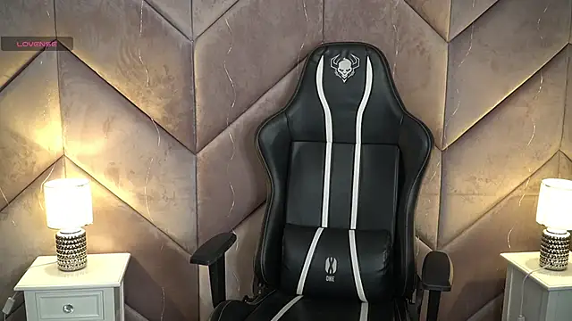 Snapshot of Michelle_054 chatting on December 2024 12:43:02 PM Michelle 054 online show from December 2024 12:43:02 PM