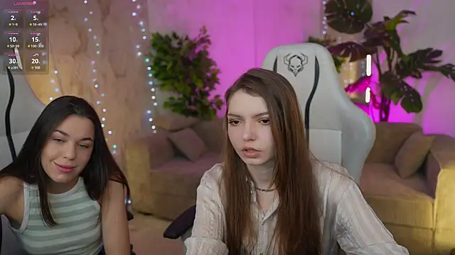 Snapshot of Michelle_054 chatting on January 2025 11:22:01 AM Michelle 054 online show from January 2025 11:22:01 AM