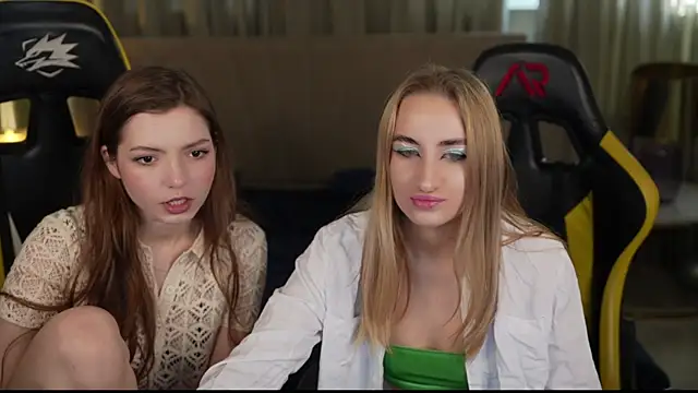 Snapshot of Michelle_054 chatting on February 2025 11:44:02 AM Michelle 054 online show from February 2025 11:44:02 AM