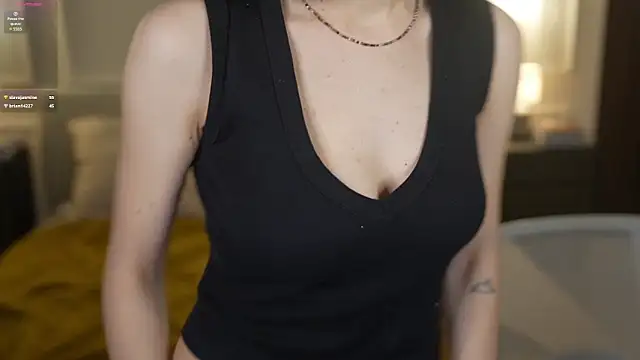 Snapshot of Michelle_054 chatting on February 2025 05:26:01 PM Michelle 054 online show from February 2025 05:26:01 PM