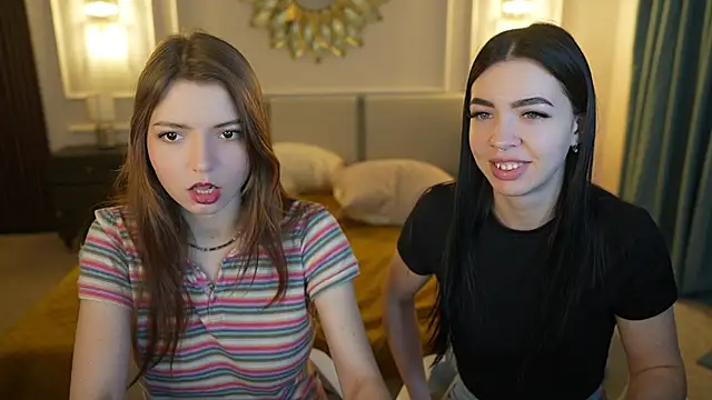 Snapshot of Michelle_054 chatting on March 2025 12:04:02 PM Michelle 054 online show from March 2025 12:04:02 PM