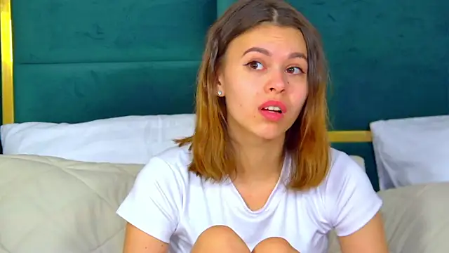 PollyLanders online show from February 2025 12:38:02 PM