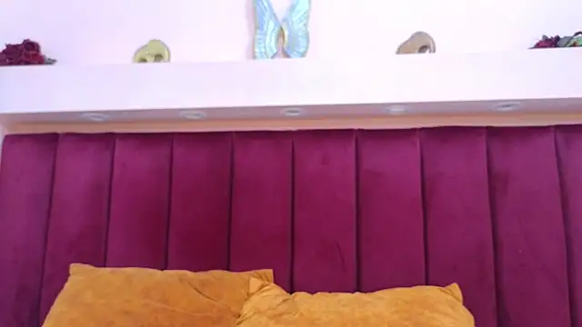 JESSYCORTES online show from January 2025 11:51:01 PM