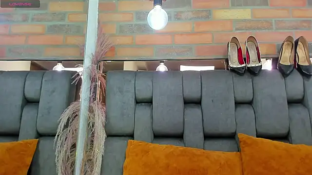 JESSYCORTES online show from November 2025 03:23:02 PM