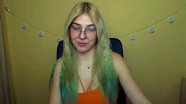 Luna Lush  online show from December 2024 12:33:02 PM