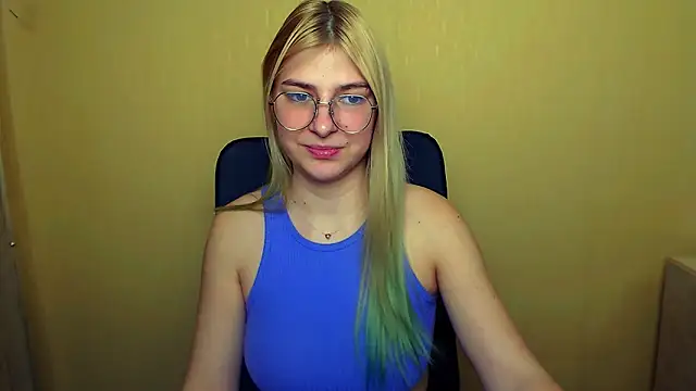 Luna Lush  online show from February 2025 12:26:02 PM