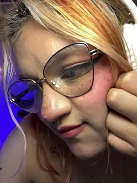 SophiaWeestt99 online show from April 2026 06:19:01 AM