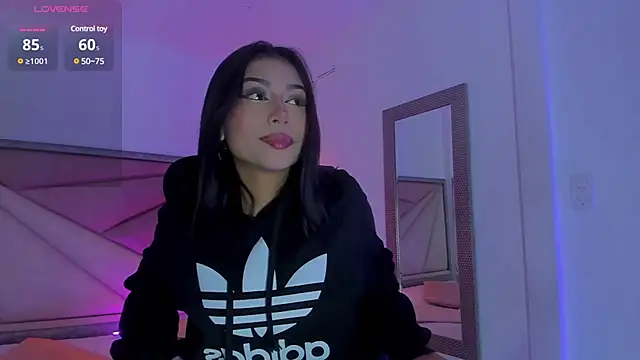 ZaraLim online show from February 2025 12:33:02 PM