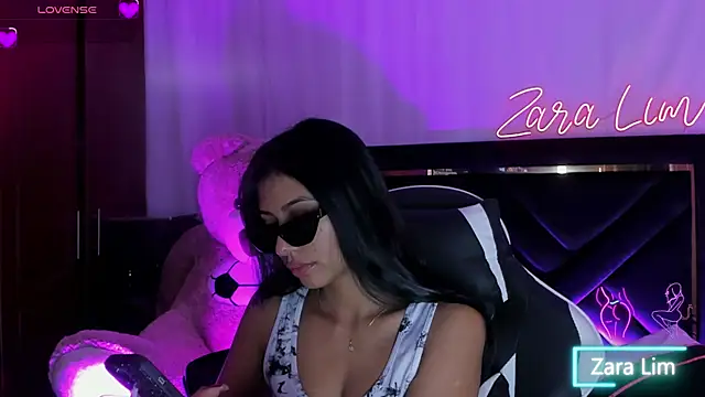 ZaraLim online show from September 2025 02:43:01 PM