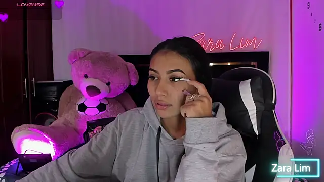 ZaraLim online show from September 2025 02:44:02 PM