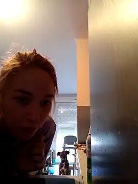 Snapshot of ElektrikFrancaise chatting on September 2025 02:19:01 PM ElektrikFrancaise online show from September 2025 02:19:01 PM