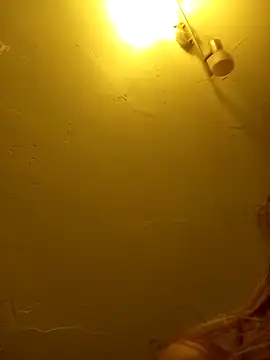 Snapshot of ElektrikFrancaise chatting on November 2025 12:10:01 AM ElektrikFrancaise online show from November 2025 12:10:01 AM